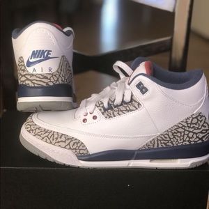 Jordan Retro 3s • Size 6.5Y